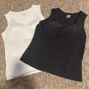 TWO 32 DEGREES TANKS WITH BUILT IN BRA
